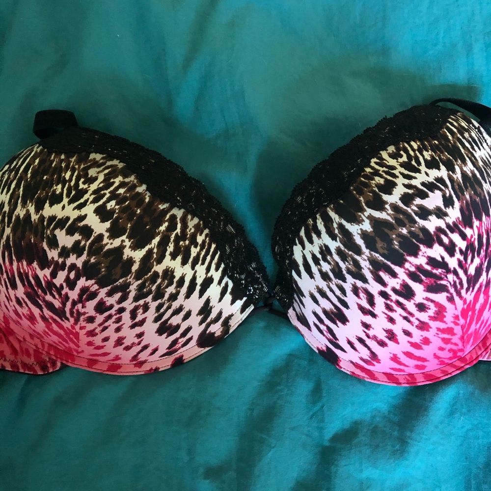 🌪BOGO🌪Fun and flirty push up bra 38DD